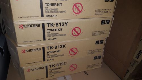 TK-812 TONER SET