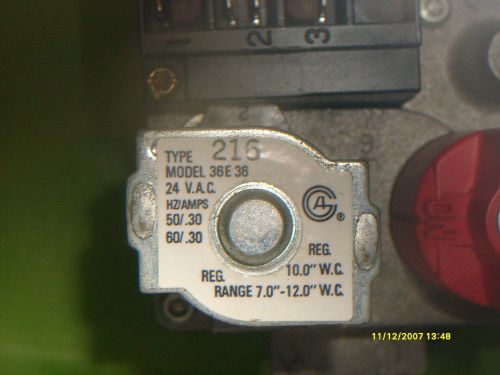 Used  white rodgers 36e36-216 hq1002701wr furnace gas valve for sale