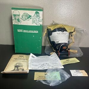 Scott AV2000 AV-2000 KevlarHarness Firefighter SCBA Mask Facepiece w/ 804057-01