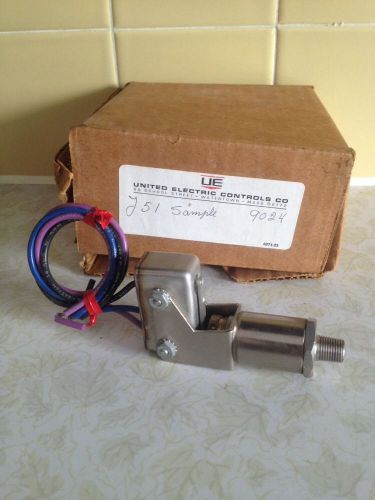 UNITED ELECTRIC CONTROLS COMPANY J51  PRESSURE SWITCH *NEW IN A BOX*