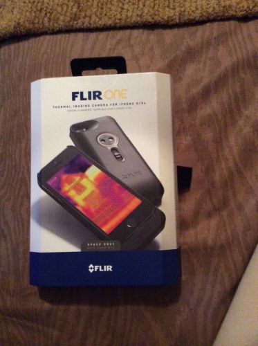 Flir one (space grey)thermal imaging camera for iPhone 5/5s