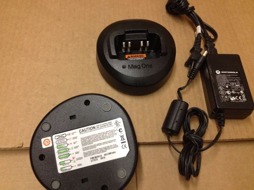 OEM MOTOROLA Charger  MAG ONE, tested used. free ship. bpr40, bpr-40