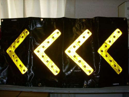 FLASHING  ARROW BANNER  PORTABLE  vinyl  ROAD CONSTRUCTION  BATTERY POWERED