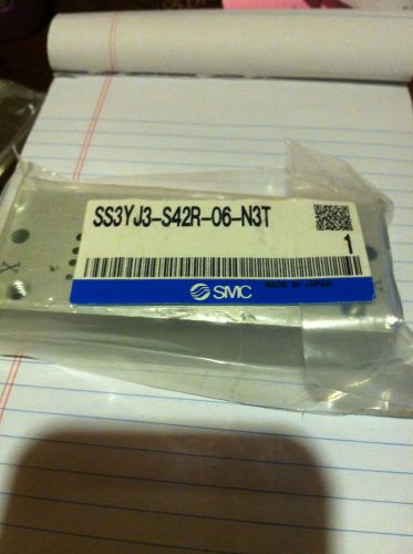 New SMC Pneumatics SS3YJ3-S42R-06-N3T Base Mount for SYJ3000