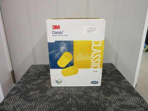 3M CLASSIC DISPOSABLE EAR PLUGS 200 PAIR EARPLUG NOISE SAFETY SOUND 310-1001 NEW