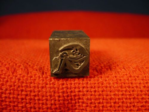 letterpress printer&#039;s ornament dingbat block    SMALL ELF SITTING WITH HAT