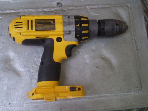 DEWALT HAMMER DRILL 1/2 INCH XRP 935 CHARGER BATTERY FLASH LIGHT CONSTRUCTION