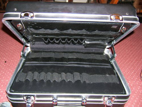 RS Components heavy duty tool case. Almost as  new  Current price ?189.84  LOOK!