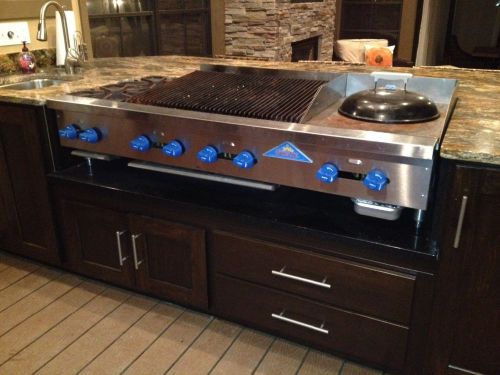 60&#034; Castle Grill unit with double side burners, grill and griddle top