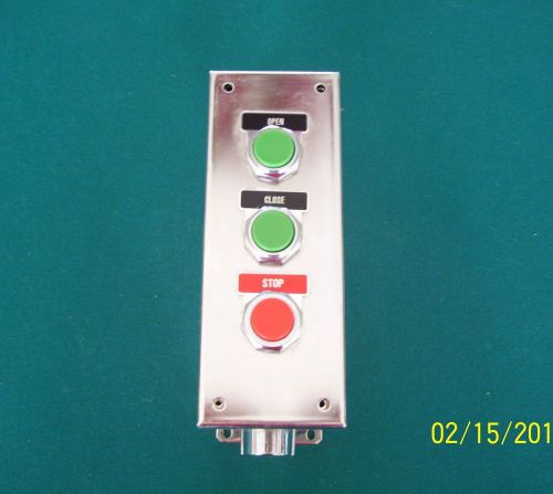 ONE - NEW - STAINLESS PUSH BUTTON STATION NEMA 4X GENERAL ELECTRIC CR104PES13