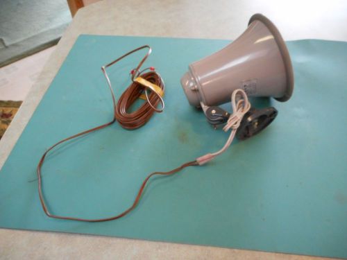 Nice vintage 3m model 70 7.5 watt industrial indoor outdoor security siren alarm for sale