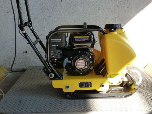 6.5 HP GAS VIBRATION PLATE COMPACTOR WALK BEHIND TAMPER RAMMER W/ WATER TANK