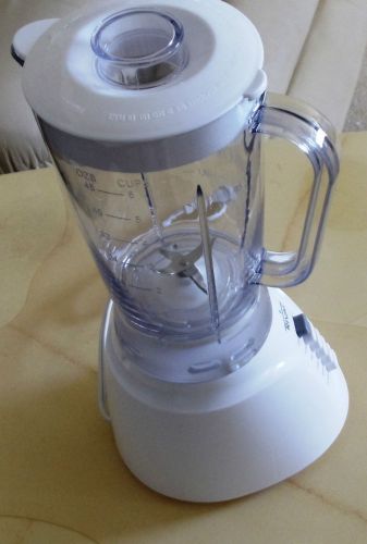 Rival RV-928 6-Speed Blender 350W Color: White - Mint Condition