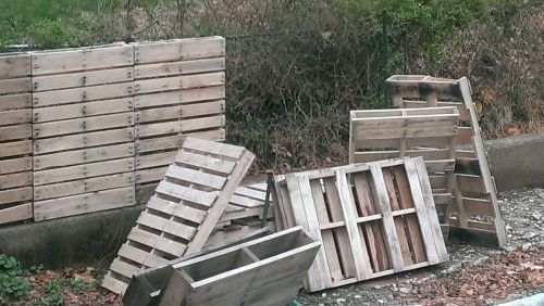 Wood Pallets/Skids. various sizes
