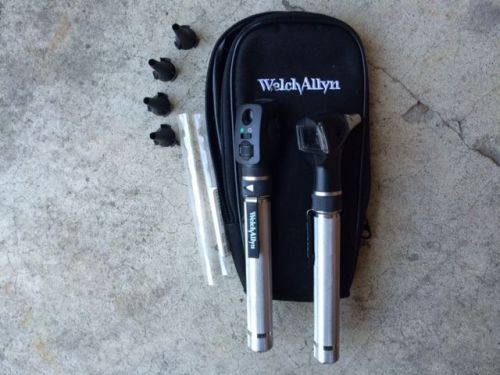 Welch allyn otoscope ophthalmoscope diagnostic set