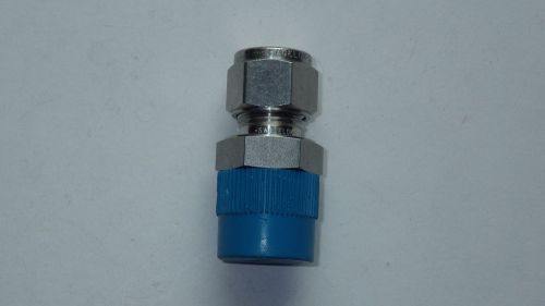 SWAGELOK  SS-600-1-8 MALE CONNECTOR 316 SS 3/8&#034; OD TUBE X 1/2&#034;  NPT NNB