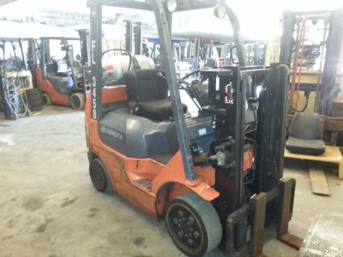5000lb Capacity Toyota Forklift, truckers mast, low hours, 2006 model