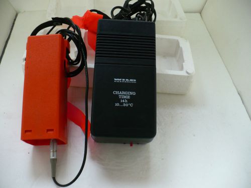 WILD HEERBRUGG BATTERY CHARGER TYPE GLK12-1 &amp; Leica NiCd Battery GEB70 &amp; Cables