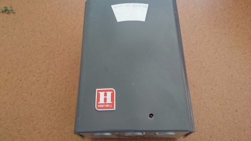 Vintage Honeywell Continuous Humidity Indication Converter SSP145 A011
