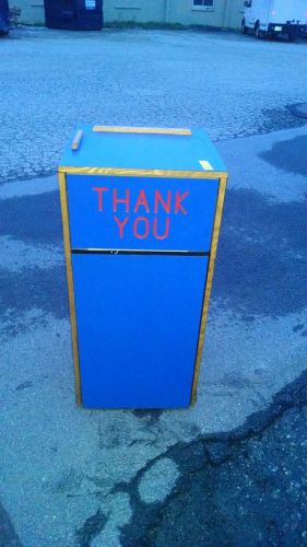 restaurant trash cans