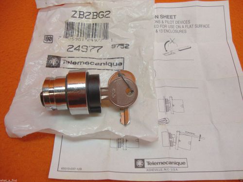 NEW Telemecanique ZB2BG2 Operator Key Switch ZB2-BG2 2 Keys