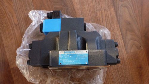 Vickers DG5V-8-S-2B-T-M-U1-H-10, 02-39838  Directional Control Valve, 24V *NOS*