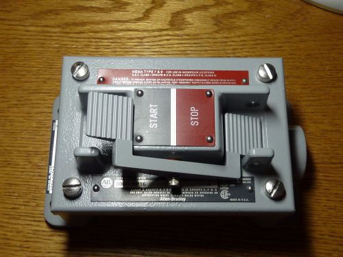 Allen Bradly 800H-1HZX7 Hazardous Location Start Stop Switch. NEW IN BOX !