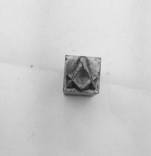 Freemason Square &amp; Compass Logo Letterpress Printing Dingbat- Size 18 Pt