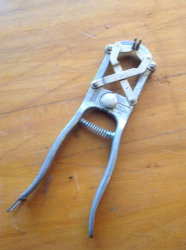 Ideal instrument mfg co patent no. 2582640 vintage castration band tool used for sale