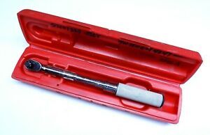 Nice Snap On Torque Wrench  3/8&#034; Drive 40-200 INCH LB QD2R200 Calibrated