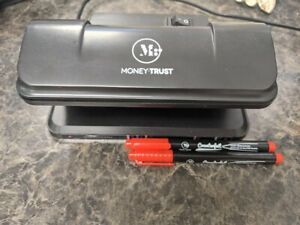 Counterfeit Bill Detector System with Ultraviolet Light