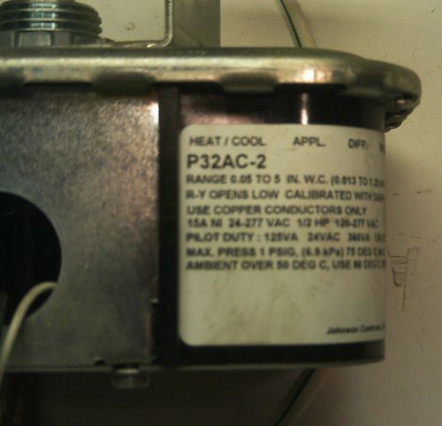 JOHNSON CONTROLS P32AC-2 SENSITIVE DIFFERENTIAL PRESSURE SWITCH *USED*
