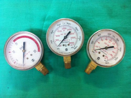 3 USG pressure gauges