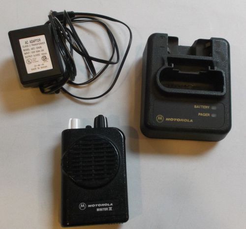 Motorola Minitor IV Pager with Cradle and Adapter Used A03KUS9238AC
