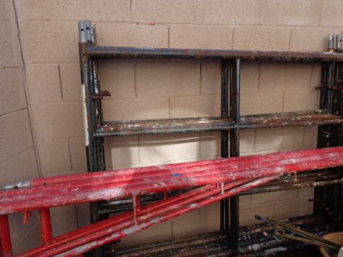 5 -10&#039; aluminum planks and 10 scaffolding frames