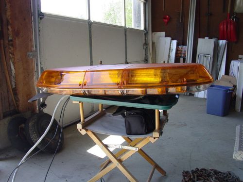Fedral signal amber vista light bar for sale