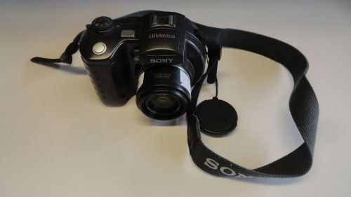 M4:  Sony Mavica MVC-CD500 5.0 MP Digital Camera - Black