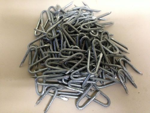 (130) 1-1/2&#034; Fence Staples