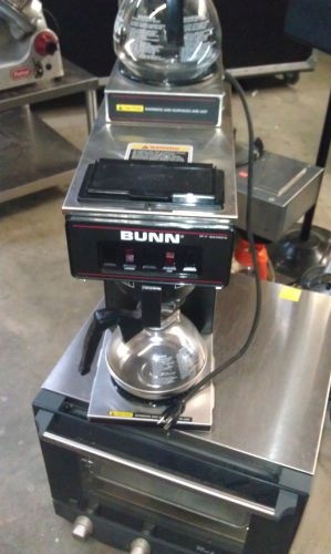 BUNN VP17-2  Stainless Steel Commercial Coffee Maker With 2 Warmers Very Nice