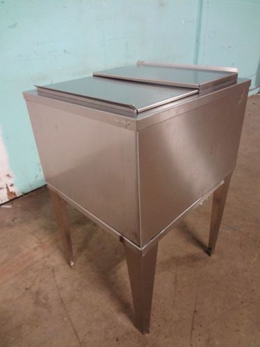 &#034;TAPRITE-FASSCO&#034; S.S. UNDER COUNTER 9 LINES COLD PLATE ICE BIN  W/STAND &amp; COVER