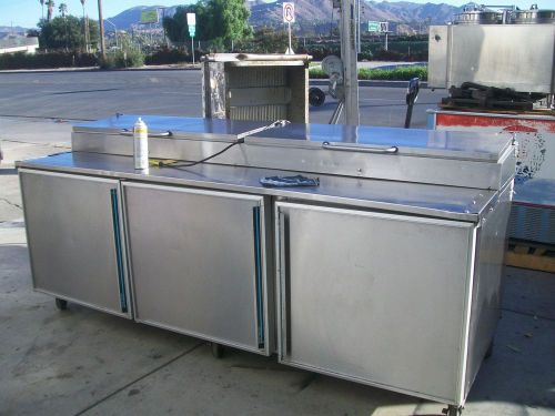 PIZZA/SANDWICH PREP TABLE, 92&#034; , INSULATED LIDS, BOARD,PANS,900 ITEMS ON E BAY
