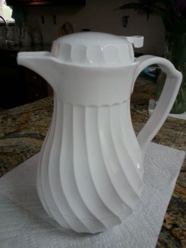 UPDATE INSULATED COFFEE/TEA SERVER WHITE PUSH BUTTON LID - HOLDS 5 CUPS - USED