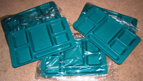 LOT OF 16 CAMBRO CA1596CW COMPARTMENT FOOD TRAYS