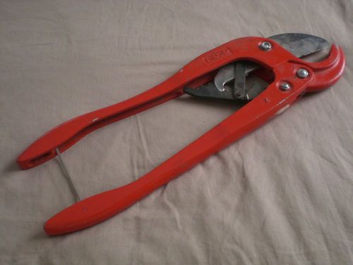 Rigid Large Ratcheting PVC 2&#034; Pipe Cutter