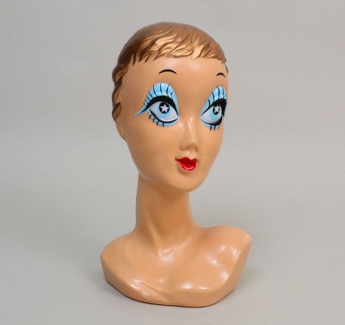 TWIGGY mannequin head vintage WINDOW DISPLAY retro hat window display