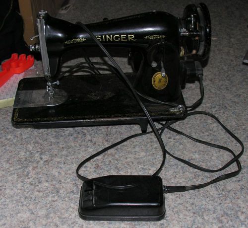Vintage Heavy Duty singer sewing machine