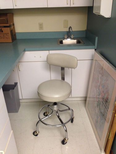 Wheeled Doctor&#039;s Exam Stool with Back - Medical Office