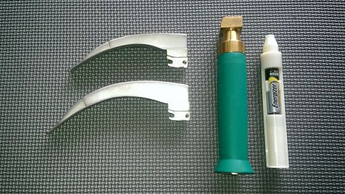 Large GE GreenLight Laryngoscope Handle, and 2 Blades (Mac. 3 &amp; 4)