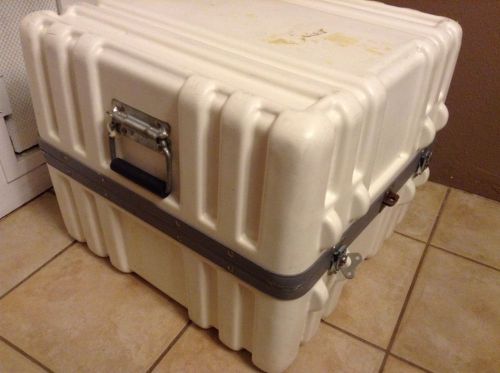Parker Hard Shipping Case White 21 x 21 x 17 Great Condition
