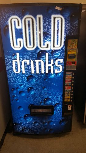 Dixie Narco 501E can or bottle beverage vending machine